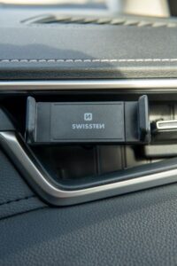 Swissten S-Grip AV-1 Air Vent Car Holder - 65010401BOX - Up to Phones for 6.0" - For CDU Box - Black 17 Swissten S-Grip AV-1 Air Vent Car Holder - 65010401BOX - Up to Phones for 6.0" - For CDU Box - Black - Image 17